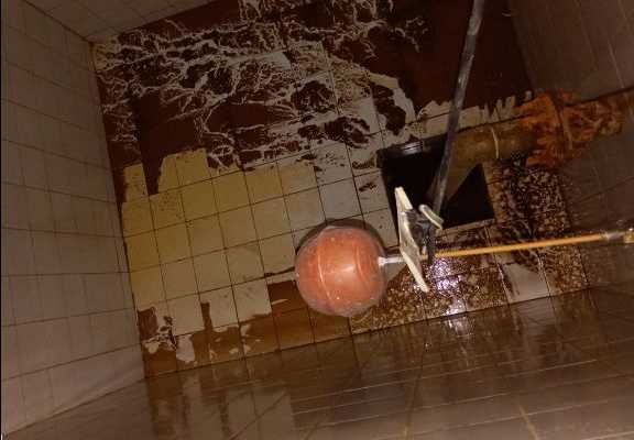 Lavado de tanques de agua antes